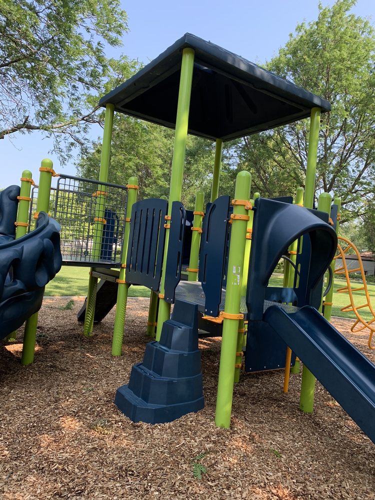 WAVERLY PARK Updated August 2024 2202 Oak Ln, Rolling Meadows