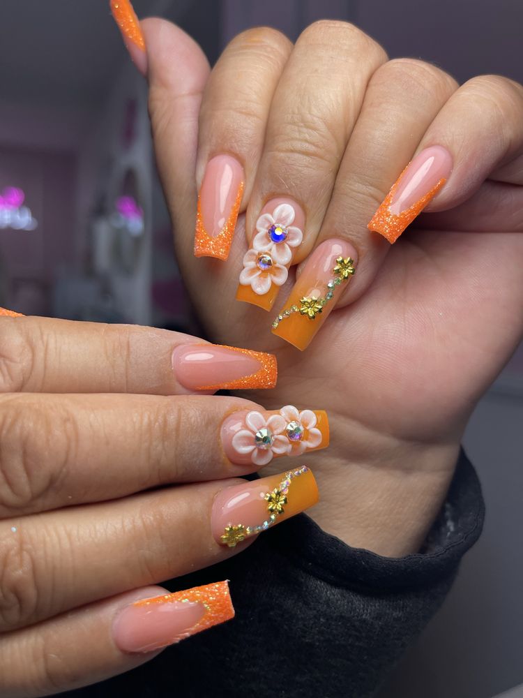 Vanessa Pro Nails Logo
