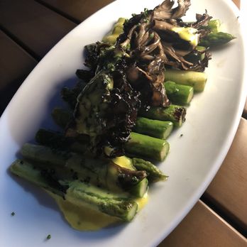 Chloe - Asparagus with hollandaise and mushrooms. Only okay. - New American Near Me - Washington, DC, District of Columbia