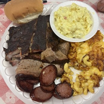 Delauders  BBQ - Brisket, sausage, ribs, fried macaroni and cheese, and potato salad - Barbeque Near Me - Sevierville, Tennessee