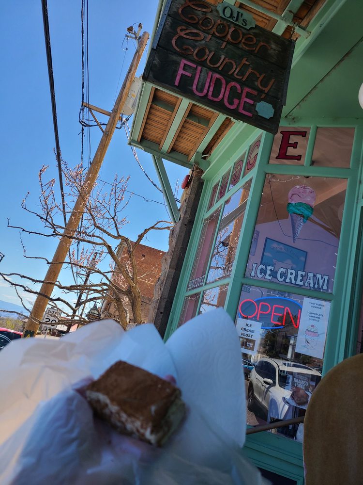 COPPER COUNTRY FUDGE 36 Photos & 54 Reviews Candy Stores 337 Main