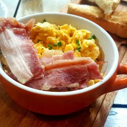 Cafe Blue's - Huevos revueltos con panceta
