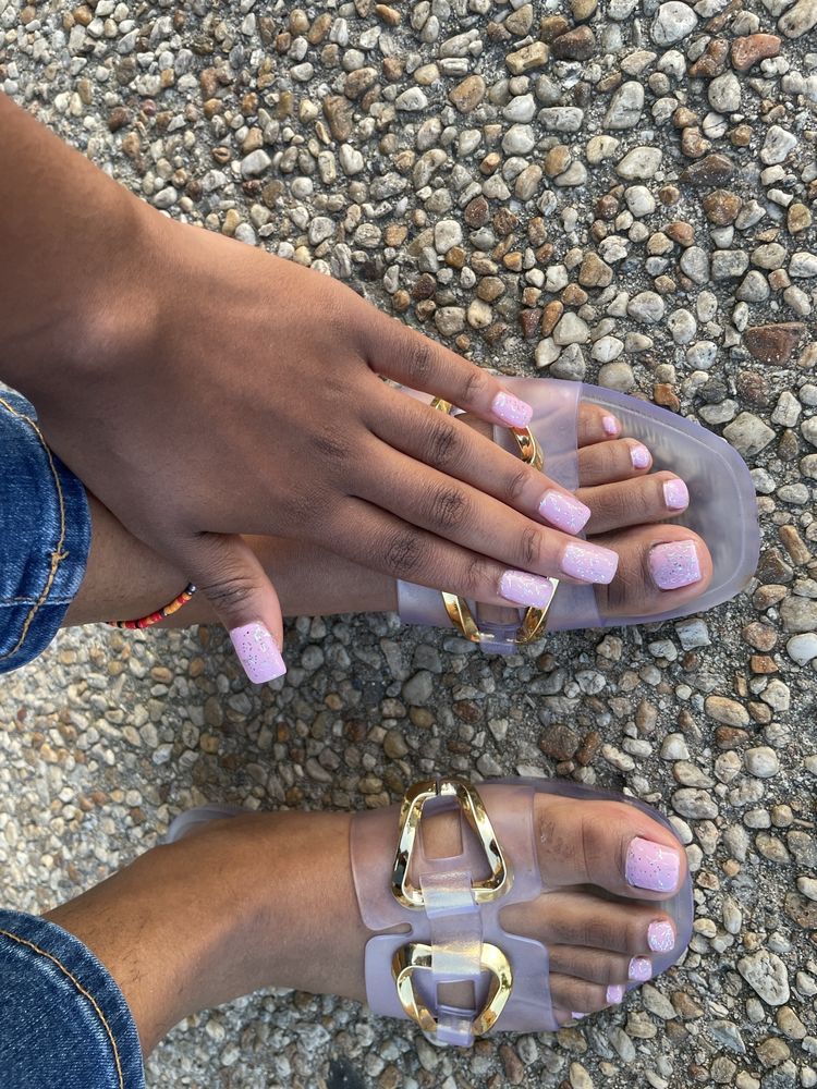 Nail Love Logo