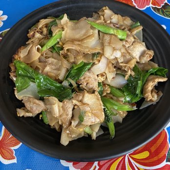 Pintoh Thai - Pad See Ew with Pork - Thai Near Me - Oakland, California Pintoh Thai - Pad See Ew with Pork - Thai Near Me - Oakland, California