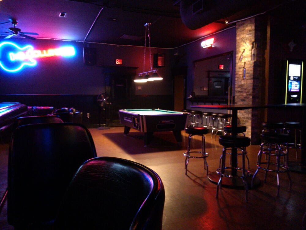 LUCILLES Updated October 2024 16 Reviews 343 N Broad St, Griffith