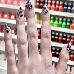 Chic Nails