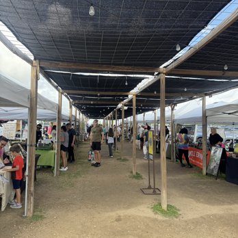 Fulshear Farmers' Market - Plenty of vendors - Farmers Market Near Me - Fulshear, Texas Fulshear Farmers' Market - Plenty of vendors - Farmers Market Near Me - Fulshear, Texas