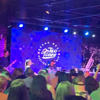 Two Tones Dueling Piano Bar - Piano Bars Near Me - Oak Ridge North, Texas