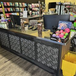 Fuzzy Friends Petsitting & Pet Supply - Pet supply store