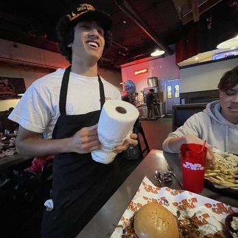 Phil's BBQ - Great guy - Barbeque Near Me - San Diego, California