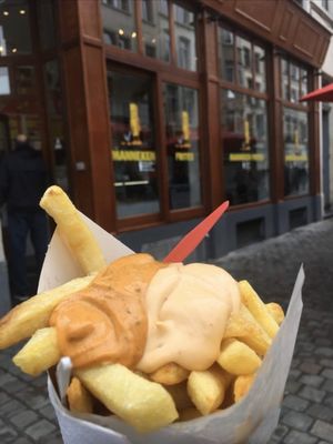 Manneken Frites by null