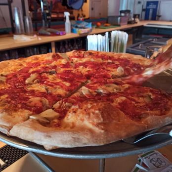 Grotto Pizza - North Boardwalk - Cheese and mushroom pizza - Pizza Near Me - Rehoboth Beach, Delaware