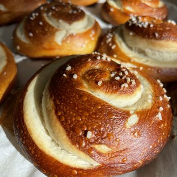 Hey Pretzel - Pretzel Snails - Desserts Near Me Hey Pretzel - Pretzel Snails - Desserts Near Me