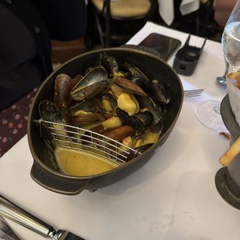 Bouchon - French Near Me - Yountville, California