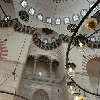 Süleymaniye Camii - Landmarks & Historical Buildings Near Me - Istanbul, 34 Süleymaniye Camii - Landmarks & Historical Buildings Near Me - Istanbul, 34