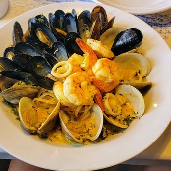 Mussel Beach Restaurant - Seafood Linguine - Seafood Near Me - Delray Beach, Florida Mussel Beach Restaurant - Seafood Linguine - Seafood Near Me - Delray Beach, Florida