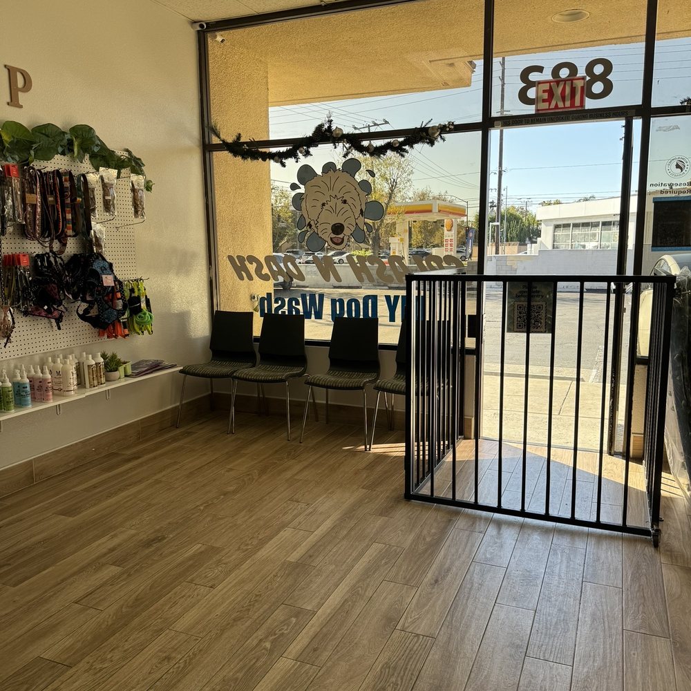 Splash N Dash DIY Dog Wash - Gate to make sure your pups don't run out - Pet Groomers Near Me - Orange, California
