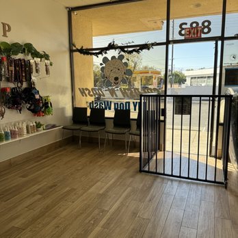 Splash N Dash DIY Dog Wash - Gate to make sure your pups don't run out - Pet Groomers Near Me - Orange, California Splash N Dash DIY Dog Wash - Gate to make sure your pups don't run out - Pet Groomers Near Me - Orange, California