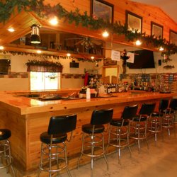 Tall Pines Resort - Bar area