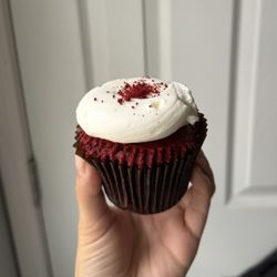 Smallcakes Cupcakery - Red velvet cupcake