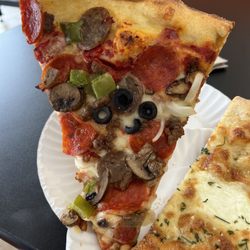 Slice Oakleaf - Supreme pizza