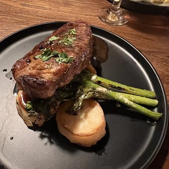Est.1864 Noir Bar & Restaurant - Perfect NY strip - Cocktail Bars Near Me - Bozeman, Montana