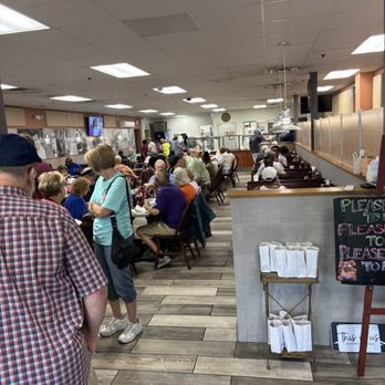 Smiths Restaurant - Breakfast & Brunch Near Me - Rocky Mount, North Carolina