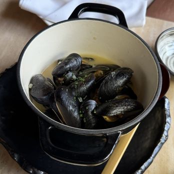 JINYA West Hollywood - Garlic Butter Mussels - Japanese Near Me - West Hollywood, California