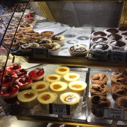 Casa Godinho - A vitrine de doces irresistível