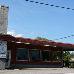 Deans Southern Bistro - Local Favorite. Look quickly, very easy to miss and pass by