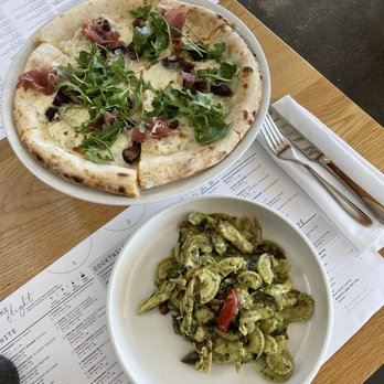 Sixty Vines - Fig and prosciutto pizza, pesto pasta - Wine Bars Near Me - Houston, Texas Sixty Vines - Fig and prosciutto pizza, pesto pasta - Wine Bars Near Me - Houston, Texas