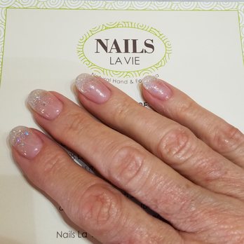 Nails La Vie - Natural looking acrylics with beautiful glitter fade by Ann! - Nail Salons Near Me - Honolulu, Hawaii