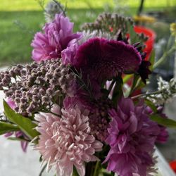 Simmons Family Farm - Fresh bouquets for sale