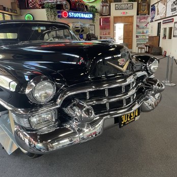 Deer Park Winery & Auto Museum - Beer, Wine & Spirits Near Me - Escondido, California