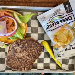 15th Street Pizza & Pub - Pub Burger with a side of chips