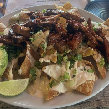 375 Social Kitchen - This is their wonton nachos on the appetizer menu and they give a really really big portions for what I got - Asian Fusion Near Me - Universal City, Texas