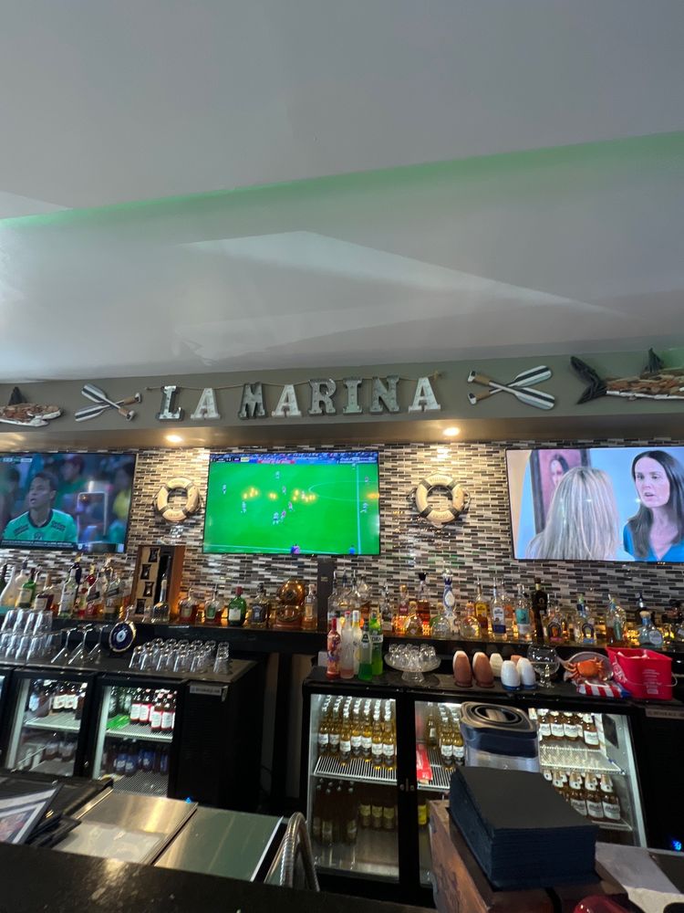 Mariscos La Marina