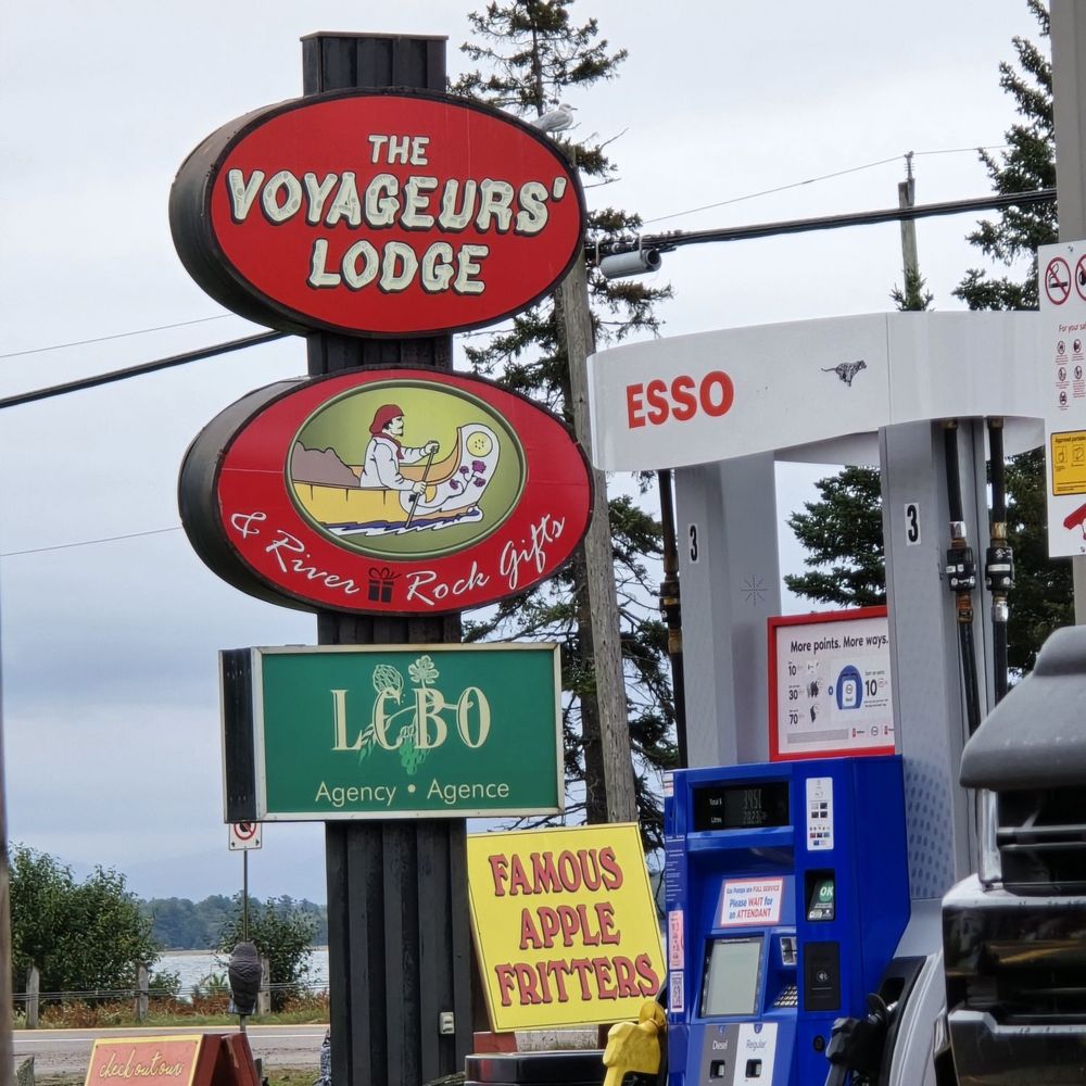 Voyageurs' Lodge - Road Sign - Hotels Near Me - Batchawana Bay, Ontario Voyageurs' Lodge - Road Sign - Hotels Near Me - Batchawana Bay, Ontario
