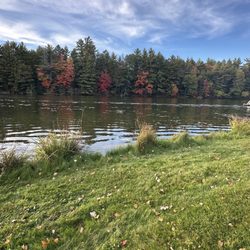 Edgewater Inn & Cottages