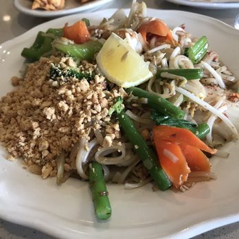 Na's Thai Cafe - Shrimp Pad Thai w/extra mixed vegetables - Thai Near Me - Chanhassen, Minnesota Na's Thai Cafe - Shrimp Pad Thai w/extra mixed vegetables - Thai Near Me - Chanhassen, Minnesota