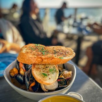 The Deck on Laguna Beach photo 8