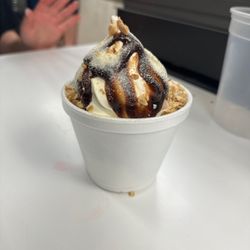 Yardley Ice House - Ice cream sundae