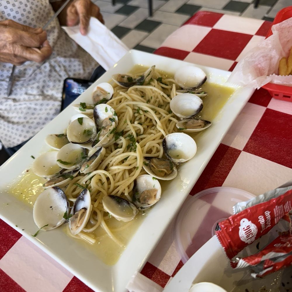 Palace Pizza - Clams spaghetti - Pizza Near Me - Lakeland, Florida Palace Pizza - Clams spaghetti - Pizza Near Me - Lakeland, Florida