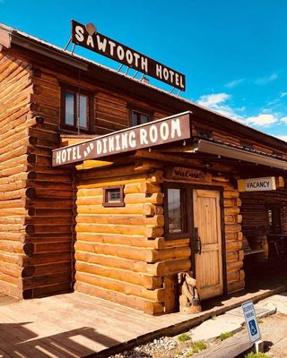 Sawtooth Hotel by null