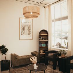 Tone Salon - Waiting area