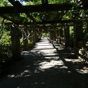Cross Estate Gardens - Wisteria Perogola - Parks Near Me - Bernardsville, New Jersey