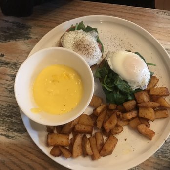 Union Straw - Eggs Benedict!! - New American Near Me - Foxborough, Massachusetts Union Straw - Eggs Benedict!! - New American Near Me - Foxborough, Massachusetts