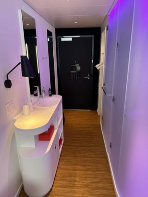 citizenM Austin Downtown hotel by null