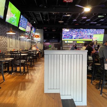 The Bulldog - Inside - Bars Near Me - Indianapolis, Indiana