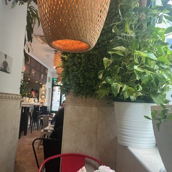 Chocolat - Inside at the back table - Cafeteria Near Me - Madrid, M Chocolat - Inside at the back table - Cafeteria Near Me - Madrid, M